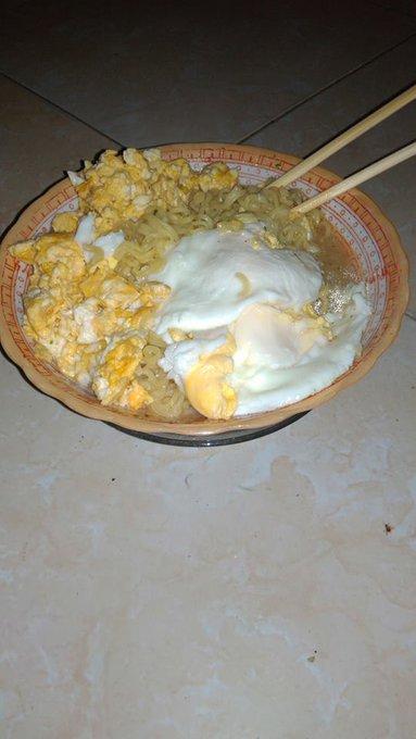 Kids Jaman Now! Sosok ini Viral di Medsos Karena Diprotes Makan Mi Instan Pakai Sumpit! Kok Bisa?