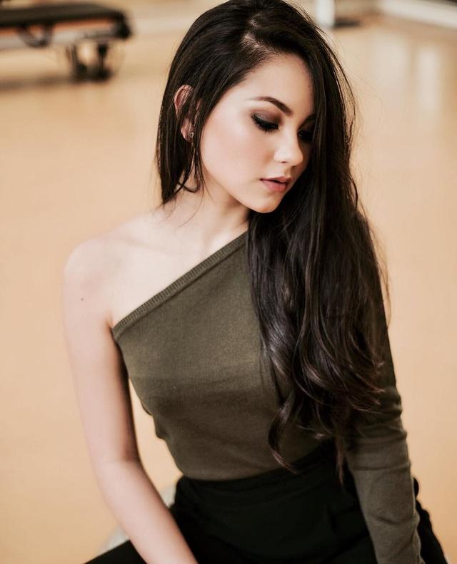 Pantas Saja <a href='https://belitung.tribunnews.com/tag/al-ghazali' title='Al&nbsp;Ghazali'>Al&nbsp;Ghazali</a> Suka Cium-cium Nakal! Begini Potret Mulusnya Alyssa Daguise