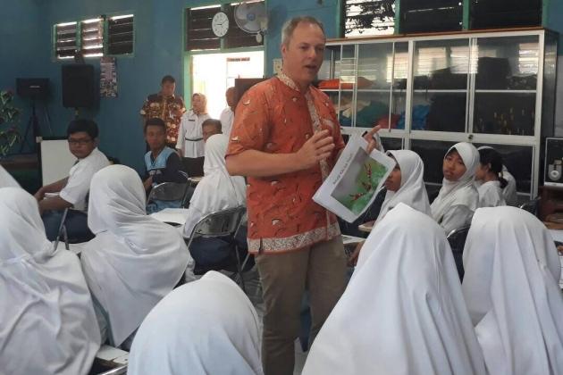 Prabowo Bakal Impor Guru dari Eropa dan Amerika Serikat, Neitzen: Plin Plan, Siapa yang Pro Asing ya?