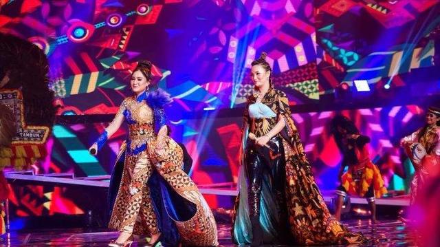 Tampil Sepanggung Nella Kharisma Sempat Diacuhkan Oleh Zaskia Gotik Saat Tampil Bersama