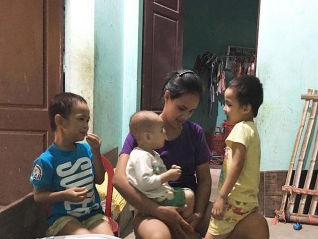 Yu mengurus 3 anaknya sendiri.
