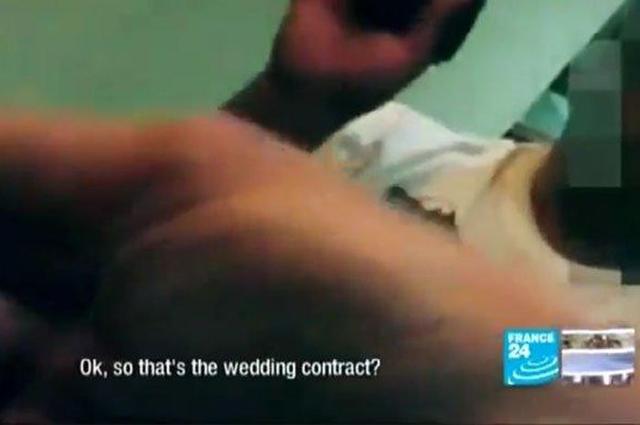 Cuplikan video viral terkait kawin kontrak di Puncak Bogor antara turis asing dengan perempuan Indonesia.