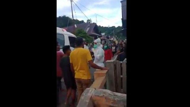 Viral Video Petugas Medis Nyaris Diamuk Warga, Gara-gara Pakai APD saat Jemput PDP yang Kabur