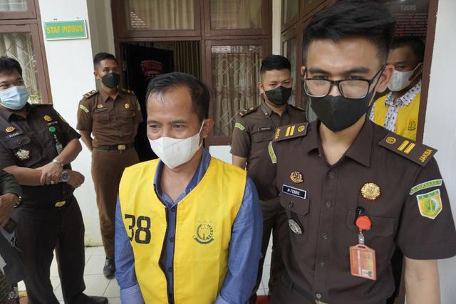 Kejari Muara Enim Tahan Pejabat PUPR Tersangka Dugaan Korupsi Pelebaran Jalan Pulau Panggung-Segamit
